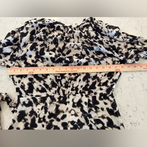 RAILS TYRA DRESS IN BLURRED
CHEETAH Women’s Size S Black White NWT $268 - Picture 9 of 14